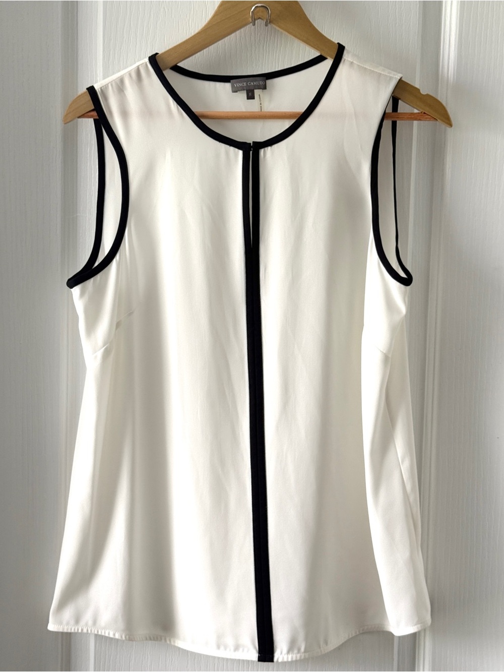 Vince Camuto Sleeveless White with Black Trim Blouse Size S